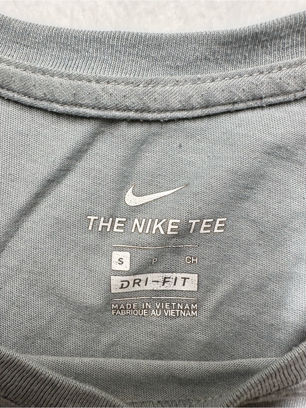 Nike Dri-FIT Women’s Small Light Gray Muscle Tank Top Swoosh Workout - Picture 2 of 4